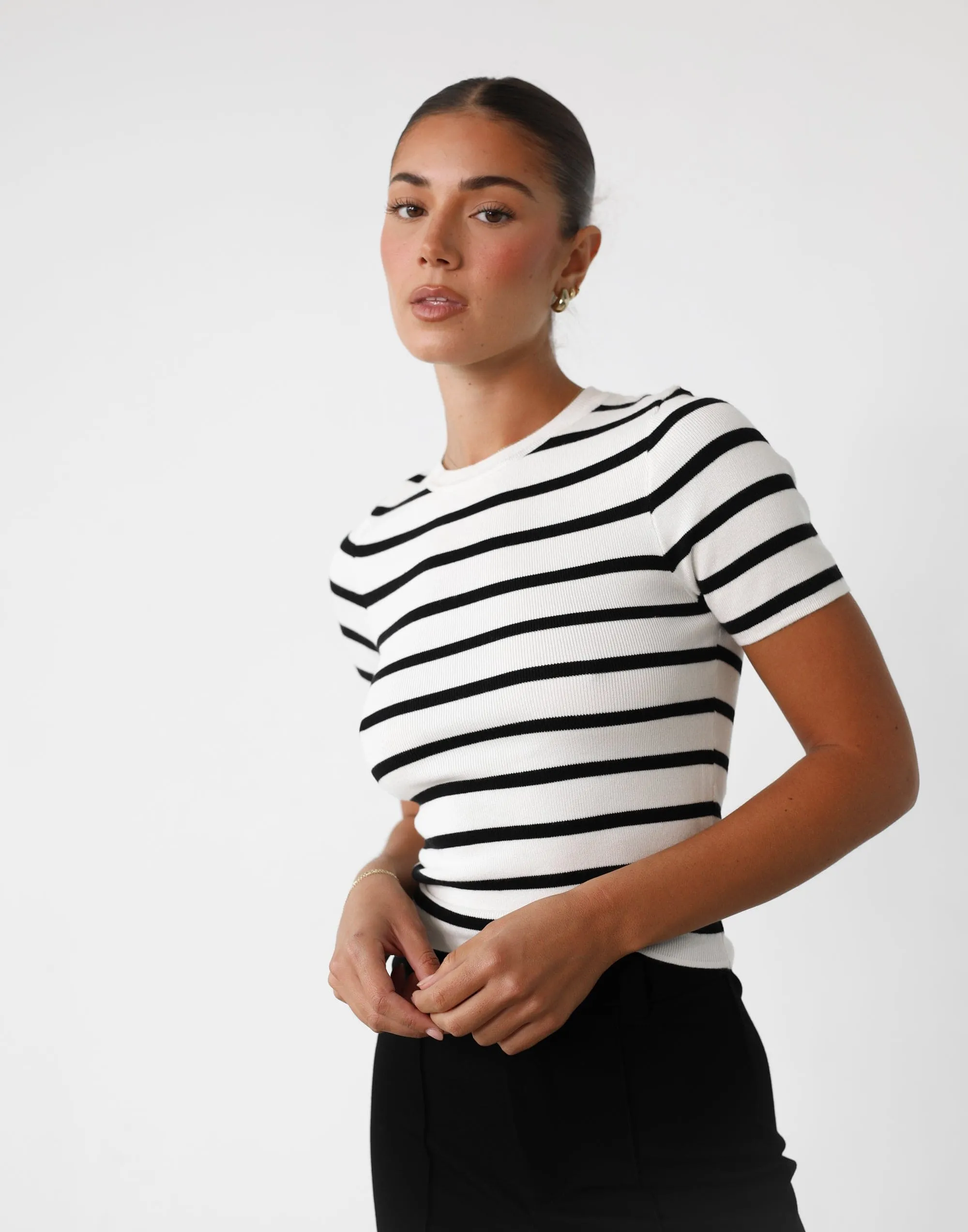 Alivina Top (Black/White)