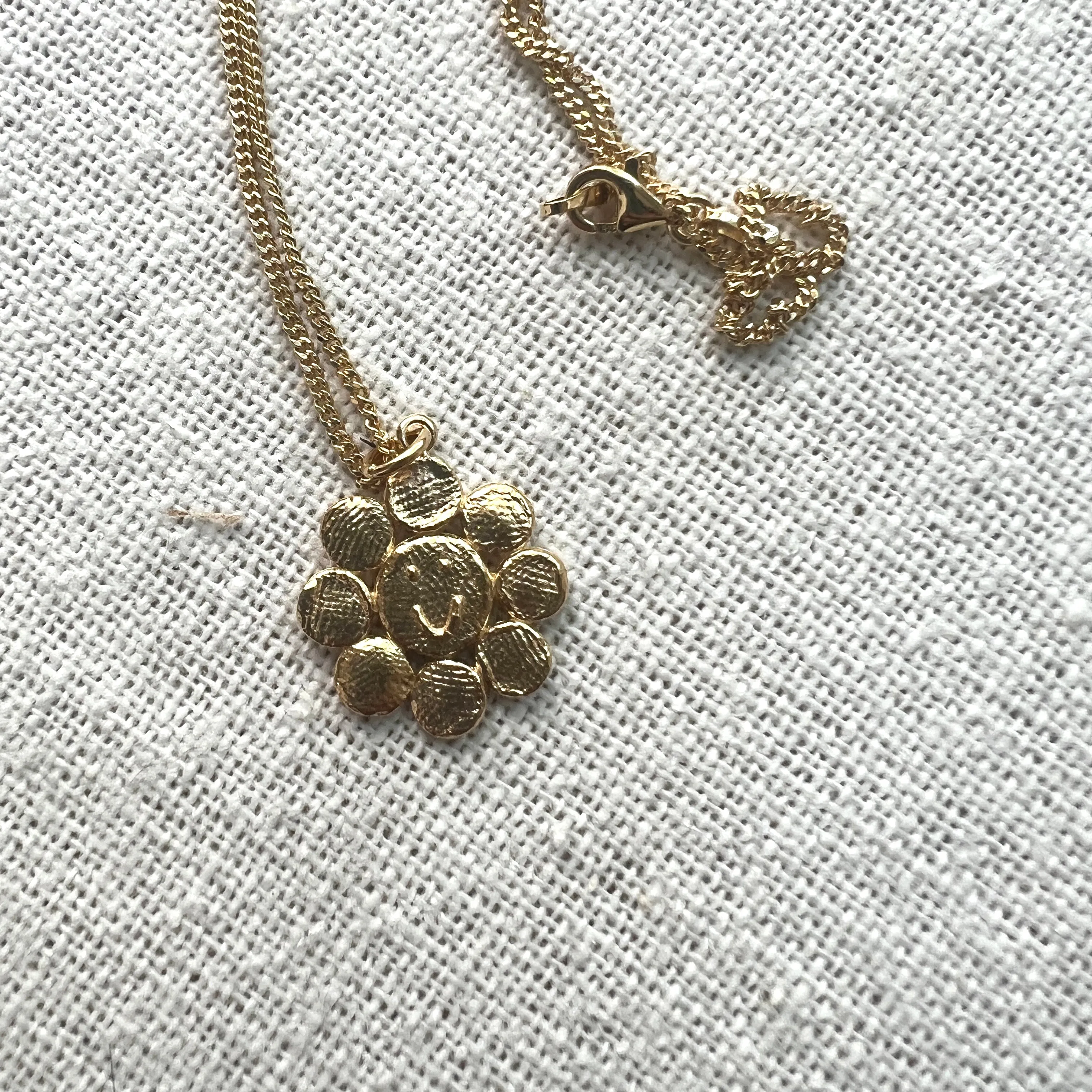 Happy Flower Pendant 45cm, Gold