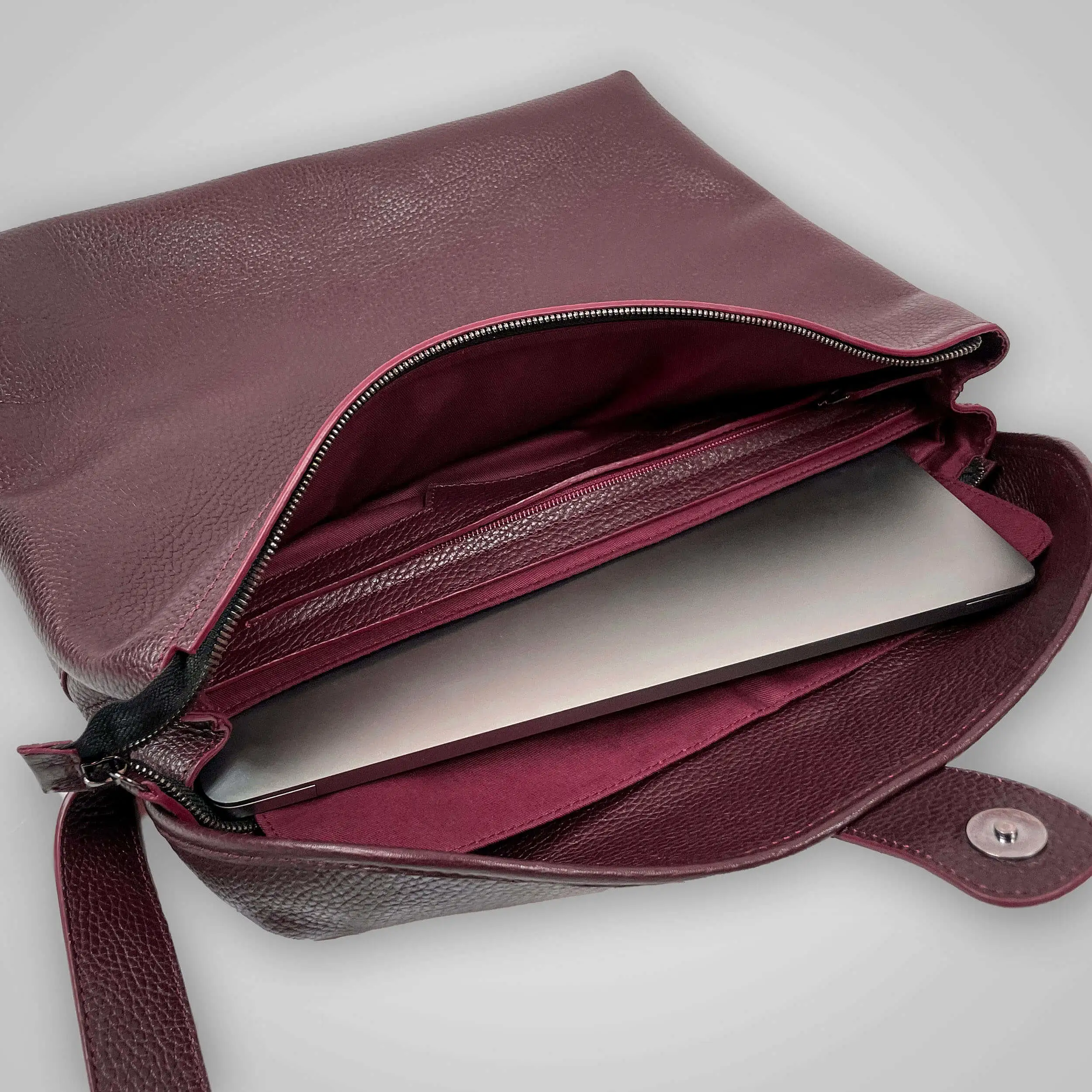 LEATHER MESSENGER BAG BURGUNDY