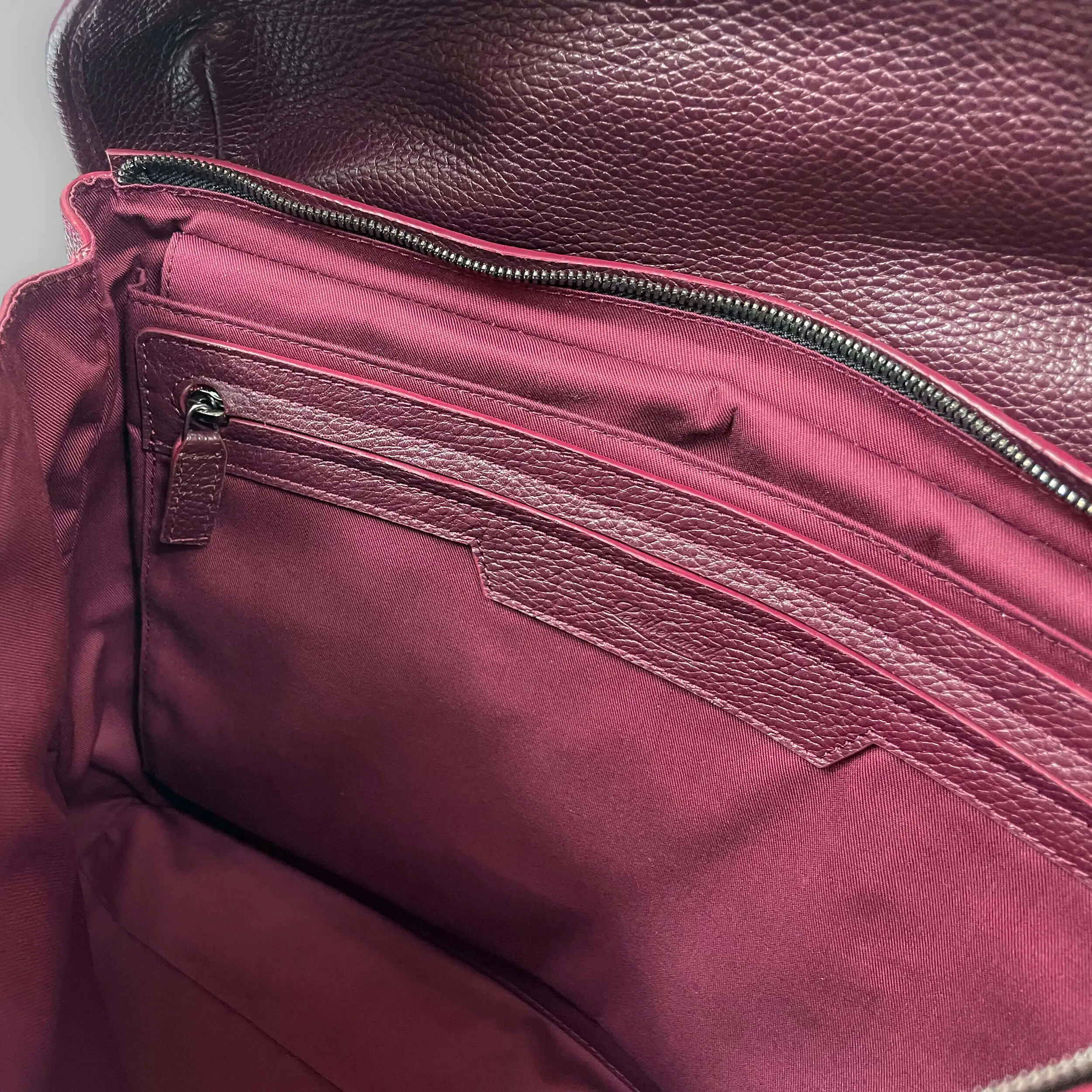 LEATHER MESSENGER BAG BURGUNDY