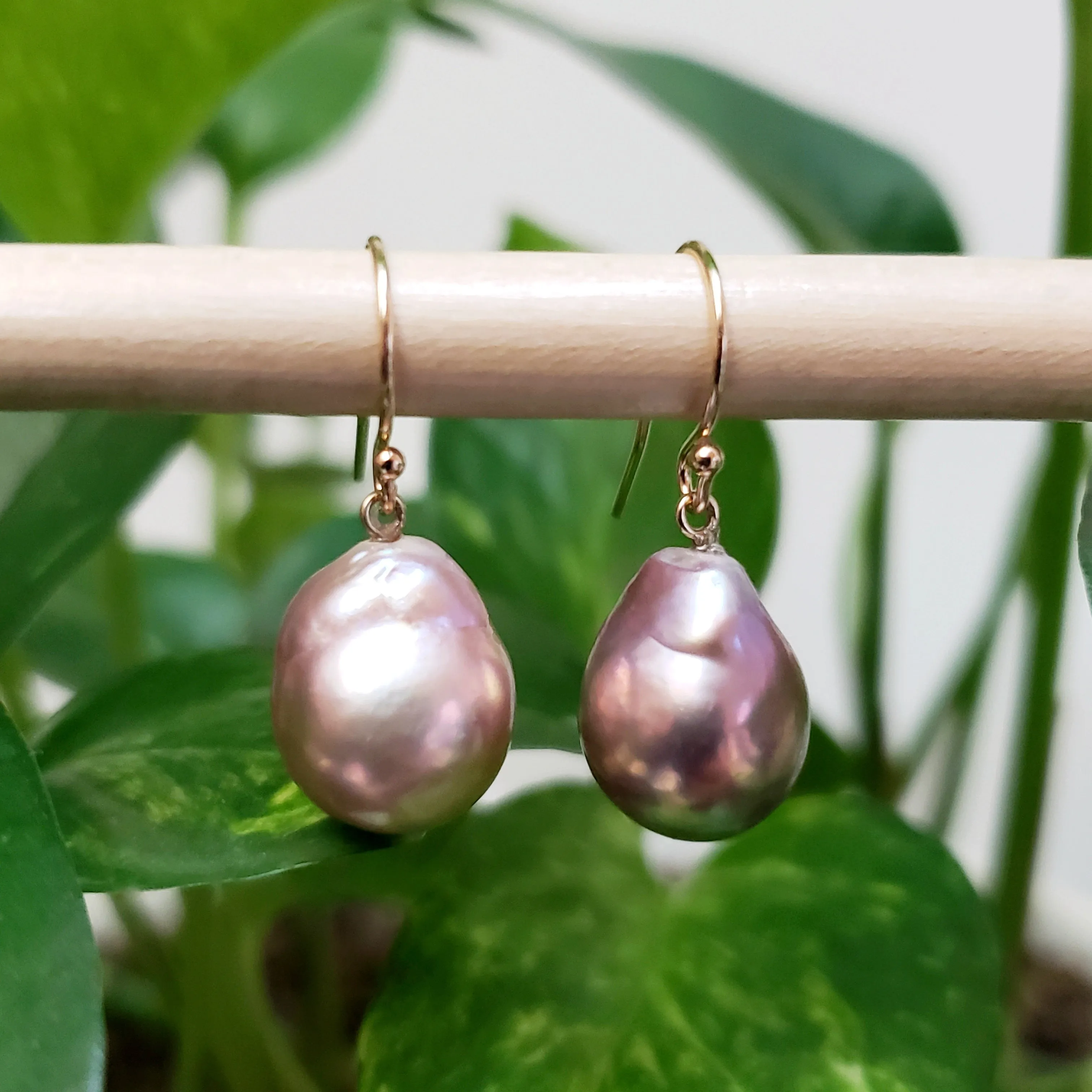 Mauve Freshwater Pearl Earrings