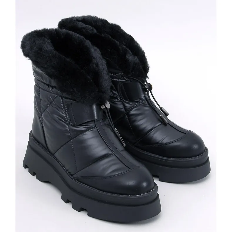 Tavaris Black snow boots with fur